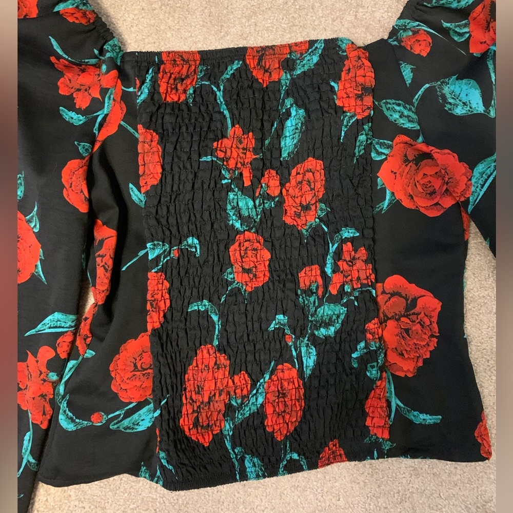 Rose Print Top - Picture 5 of 7
